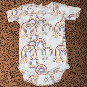 Kate Quinn Rainbow 12-18 Onesie
